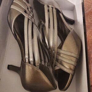 Easy street alive at 5 "dance" heels